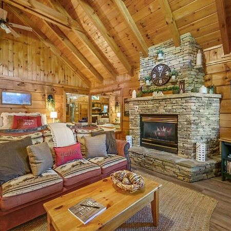 Do Not Disturb - Pigeon Forge Smoky Mountain Studio Cabin, Hot Tub, Fireplace Eksteriør bilde