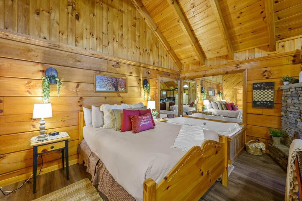 Do Not Disturb - Pigeon Forge Smoky Mountain Studio Cabin, Hot Tub, Fireplace Eksteriør bilde