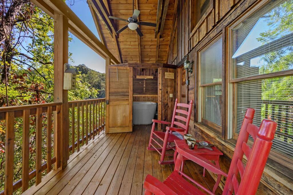 Do Not Disturb - Pigeon Forge Smoky Mountain Studio Cabin, Hot Tub, Fireplace Eksteriør bilde