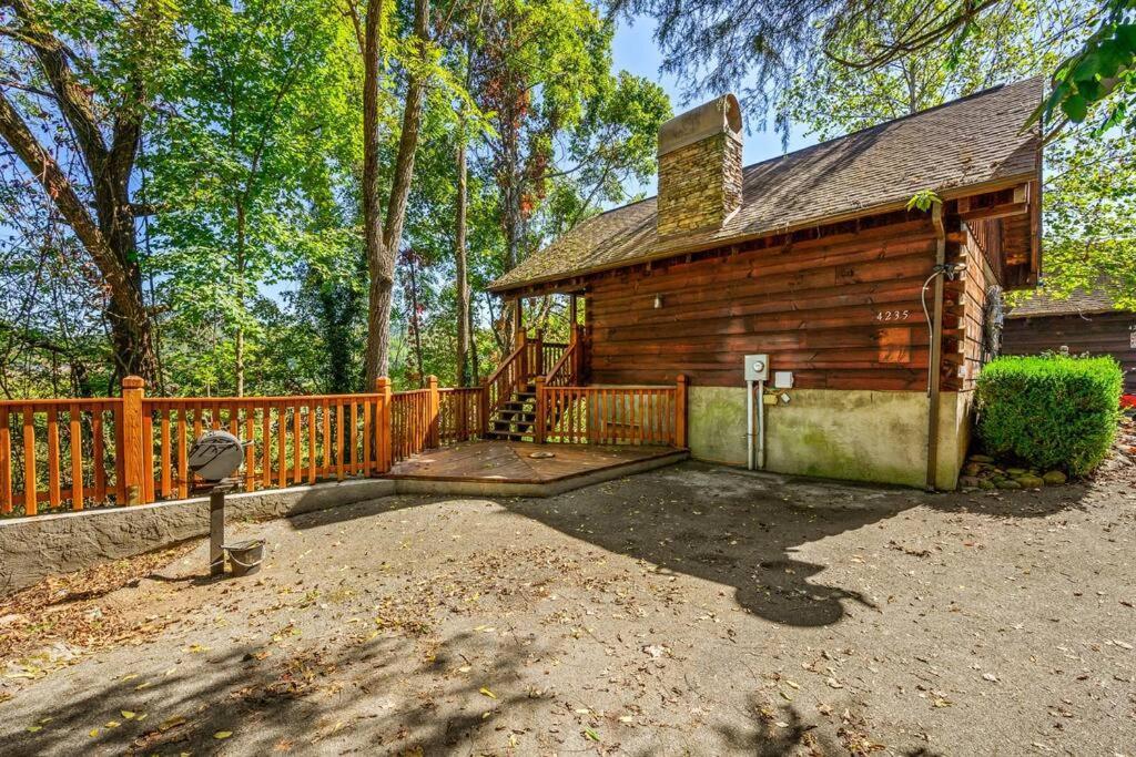Do Not Disturb - Pigeon Forge Smoky Mountain Studio Cabin, Hot Tub, Fireplace Eksteriør bilde