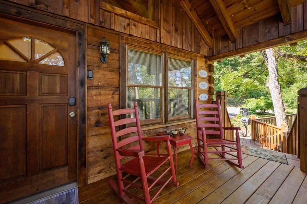 Do Not Disturb - Pigeon Forge Smoky Mountain Studio Cabin, Hot Tub, Fireplace Eksteriør bilde