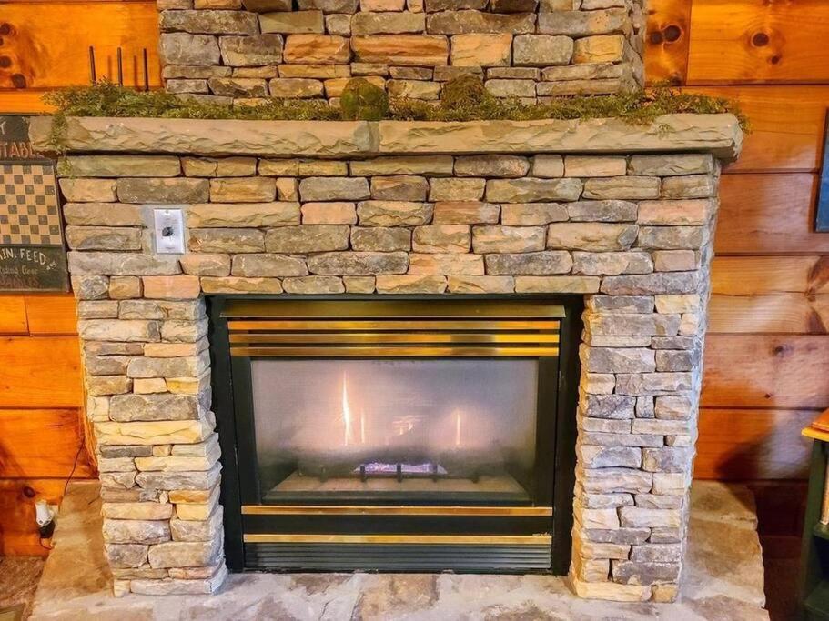 Do Not Disturb - Pigeon Forge Smoky Mountain Studio Cabin, Hot Tub, Fireplace Eksteriør bilde